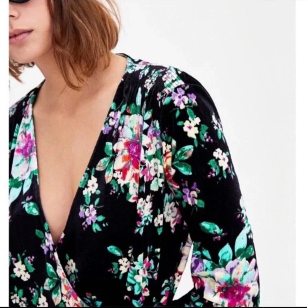 Zara Trafaluc Black Floral Velvet Wrap Dress Sz L Long Sleeves Midi Length - Picture 4 of 16